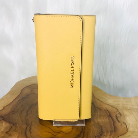 Michael Kors Jet Set Large Trifold Wallet - Picture 7 of 8